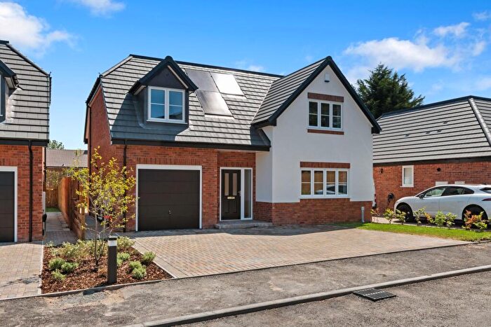 5 Bedroom Detached House For Sale In Lyttleton Gate, Studley, Warwickshire, B80