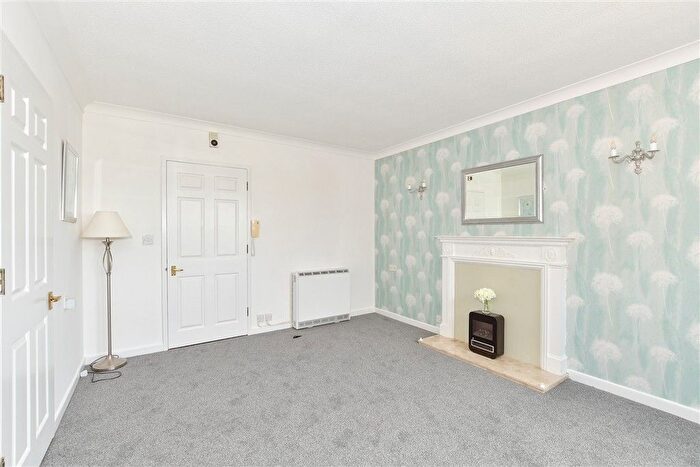 1 Bedroom Flat For Sale In Heath Road, Haywards Heath, West Sussex, RH16