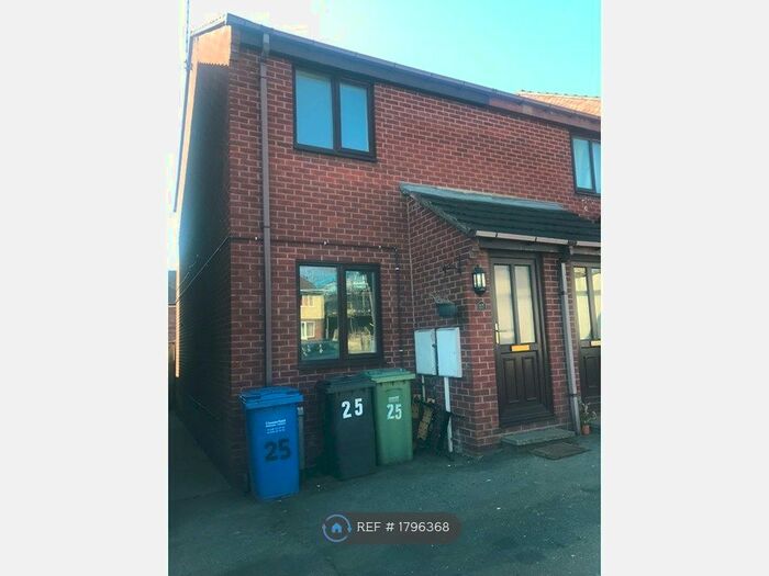 2 Bedroom Semi-Detached House To Rent In Hazlehurst Lane, Chesterfield, S41