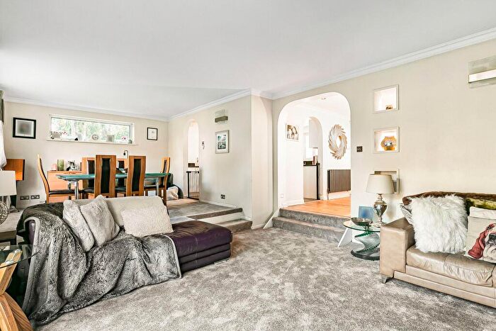 4 Bedroom Detached House For Sale In Northaw Road West, Northaw, EN6