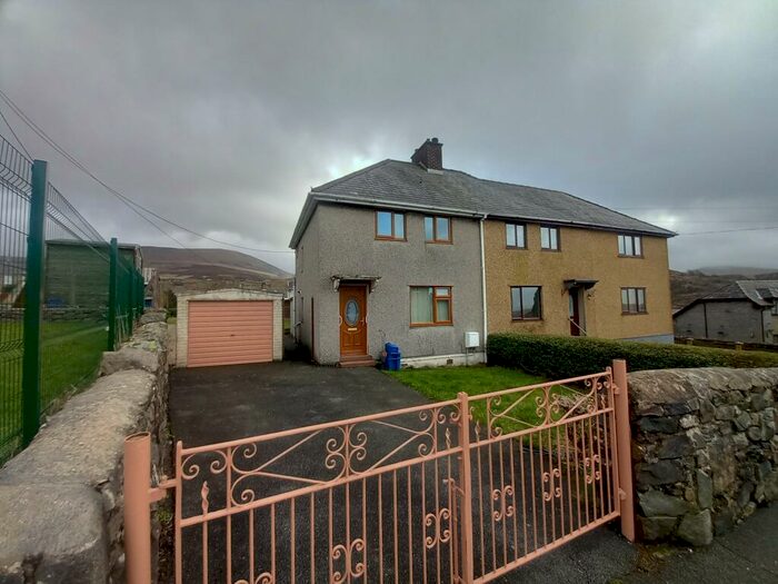 3 Bedroom Semi-Detached House To Rent In Hafod Oleu, Deiniolen, LL55