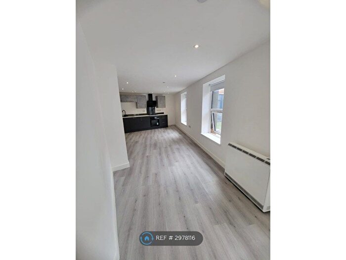 2 Bedroom Flat To Rent In George Street, Hull, HU1