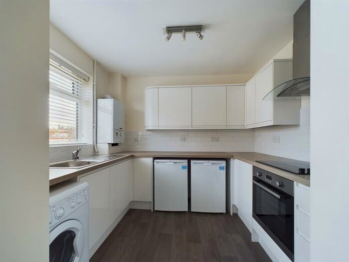 1 Bedroom Flat To Rent In Hazelwood, Hitchin, SG5