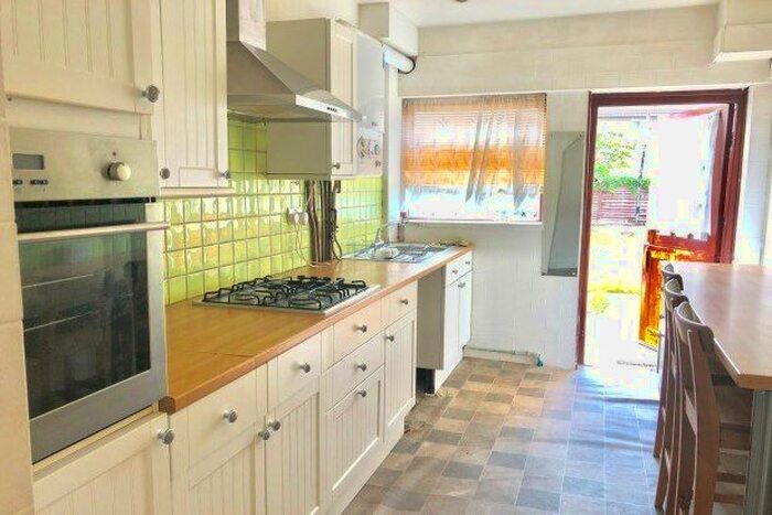 2 Bedroom Terraced House To Rent In Groveway, Dagenham, RM8