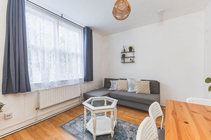 2 Bedroom Flat To Rent In Flaxman Court, London, WC1H