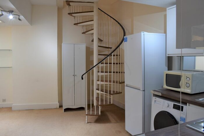 Studio To Rent In Clanricarde Gardens, Notting Hill Gate, W2