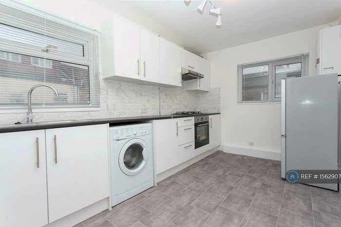 1 Bedroom Flat To Rent In Reginald Road, London, E7