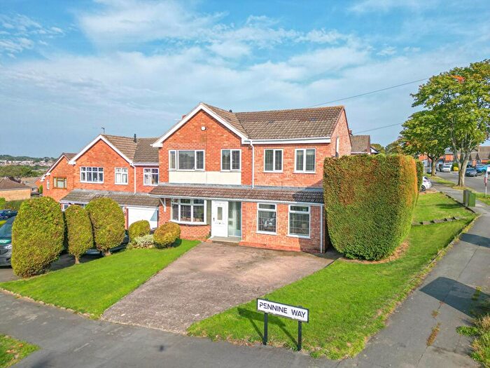 4 Bedroom Detached House For Sale In Pennine Way, Nuneaton, CV10