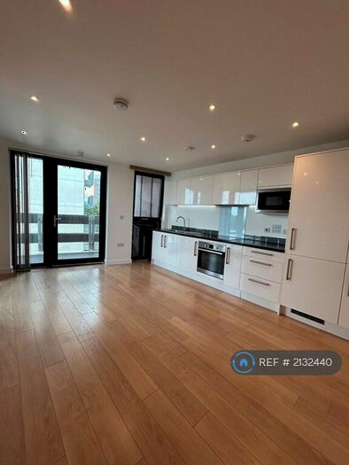 2 Bedroom Flat To Rent In Waterside Way, London, N17