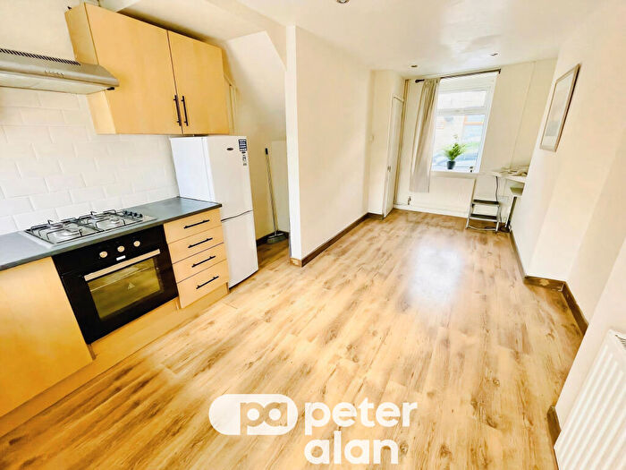 2 Bedroom End Of Terrace House To Rent In Davies Street, NP23