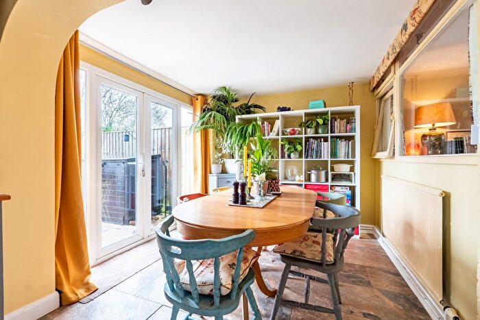 3 Bedroom End Of Terrace House For Sale In Hill View, Carterton, Oxfordshire, OX18