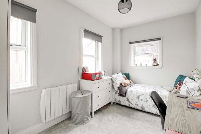 2 Bedroom Apartment To Rent In Millicent Road, West Bridgford, Nottinghamshire, NG2