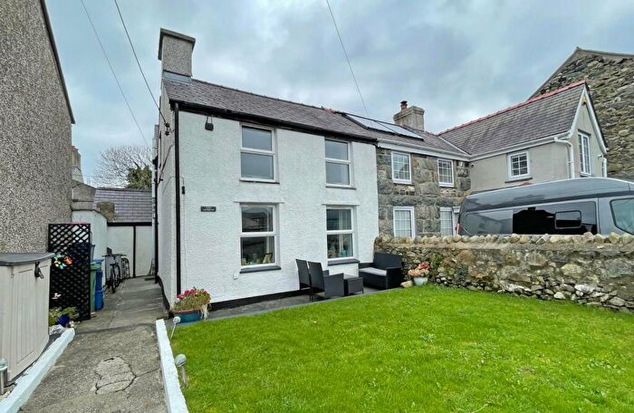 3 Bedroom Semi-Detached House For Sale In Bethel, Caernarfon, Gwynedd, LL55