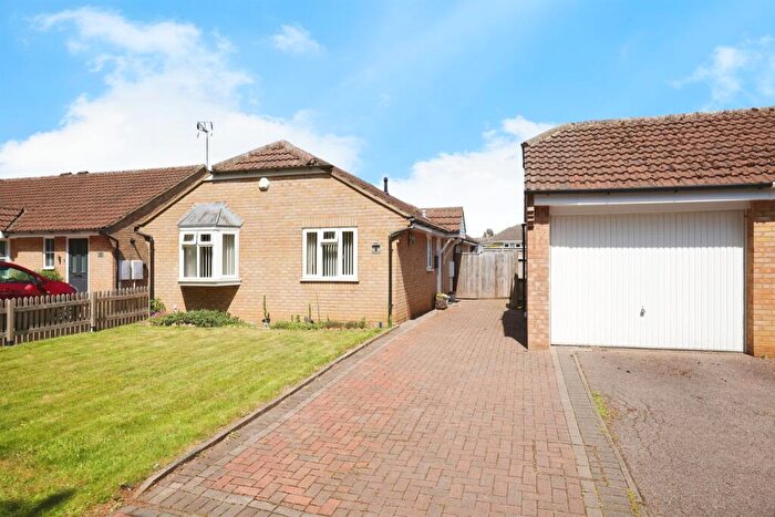 2 Bedroom Detached Bungalow For Sale In Horton Close, Middleton Cheney, Banbury, OX17