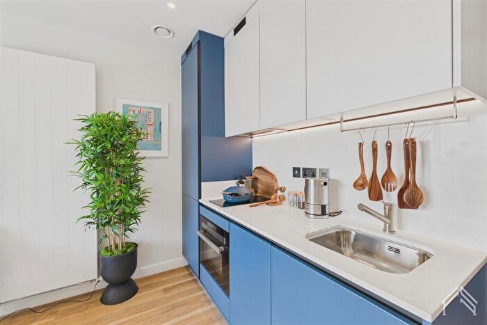Apartment To Rent In College Road, Croydon, CR0