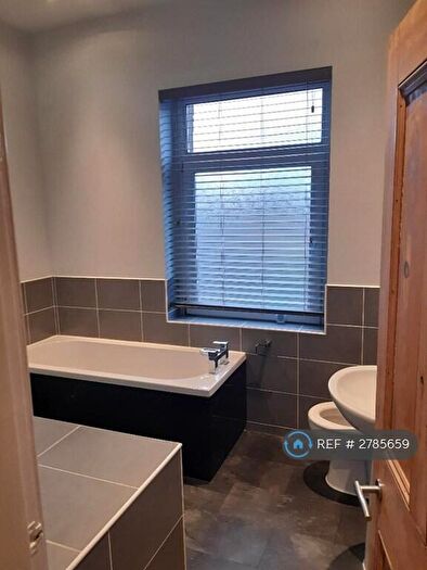 2 Bedroom Terraced House To Rent In Town End, Huddersfield, HD5