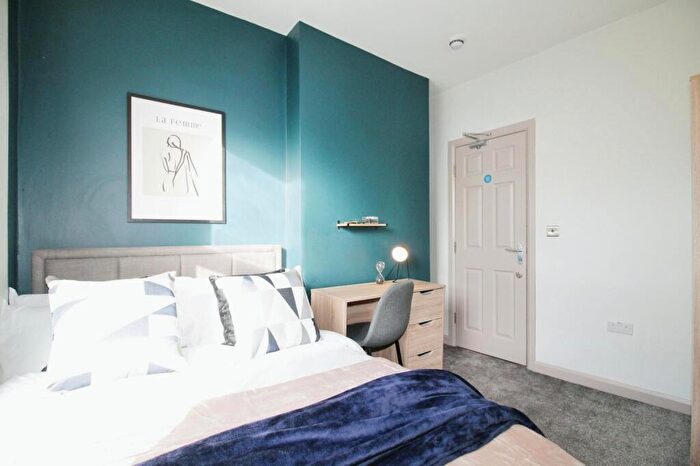 1 Bedroom Terraced House To Rent In St. Anns Avenue, Burley, Leeds, West Yorkshire, LS4