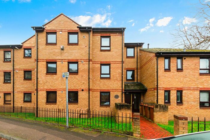 2 Bedroom Apartment To Rent In Beaufort Road, St. Johns Court Beaufort Road, KT1