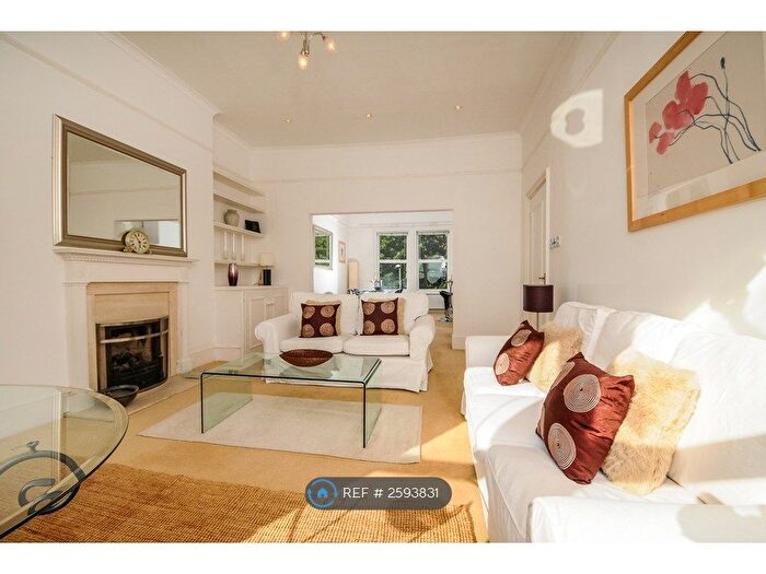 3 Bedroom Maisonette To Rent In Petersham Road, Richmond, Surrey, TW10