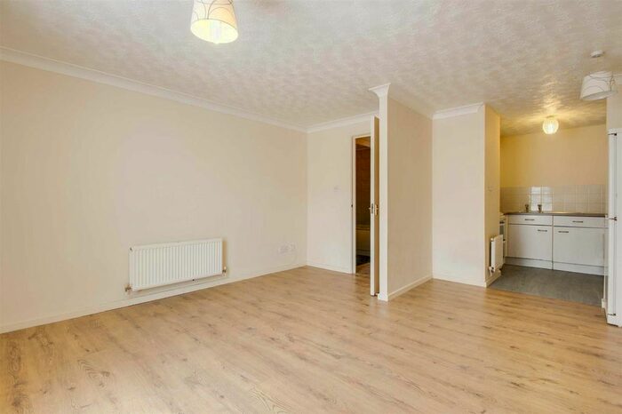 1 Bedroom Flat To Rent In North Row, Milton Keynes, MK9