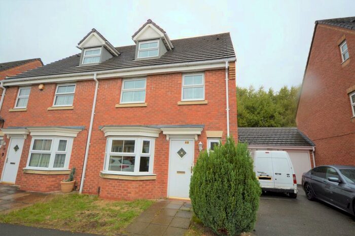 6 Bedroom Semi-Detached House To Rent In Scott Street, Tipton, West Midlands, DY4
