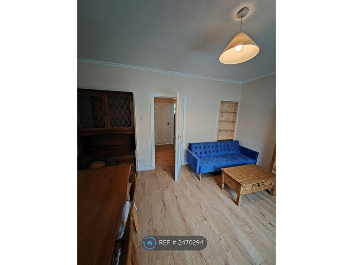 2 Bedroom Flat To Rent In Stenhouse Avenue West, Edinburgh, EH11