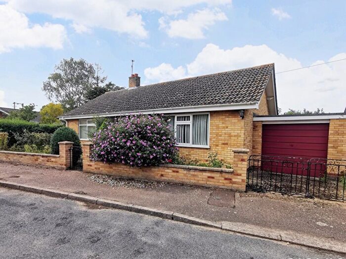3 Bedroom Detached Bungalow For Sale In Waveney Crescent, Earsham, Bungay, NR35