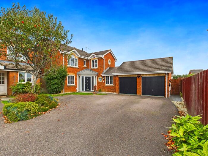4 Bedroom Detached House For Sale In Breezehill, Wootton, Northampton, NN4