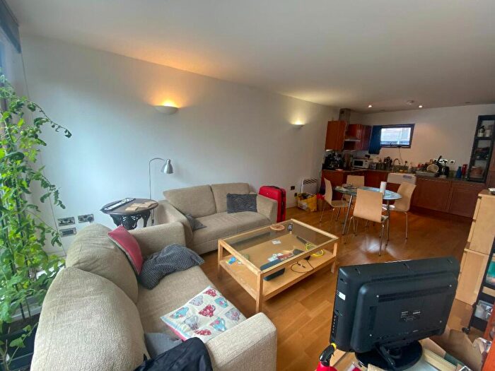 2 Bedroom Apartment To Rent In Isaac Way, Manchester, M4