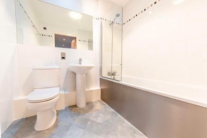 2 Bedroom Flat To Rent In Broad Street, Nottingham, Nottinghamshire, NG1