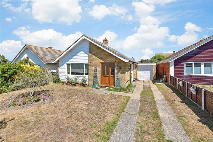 3 Bedroom Detached Bungalow For Sale In Livingstone Close, Dymchurch, Romney Marsh, Kent, TN29
