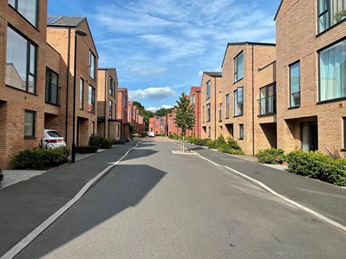 4 Bedroom House To Rent In Peter Collinson Vale, Mill Hill, NW7