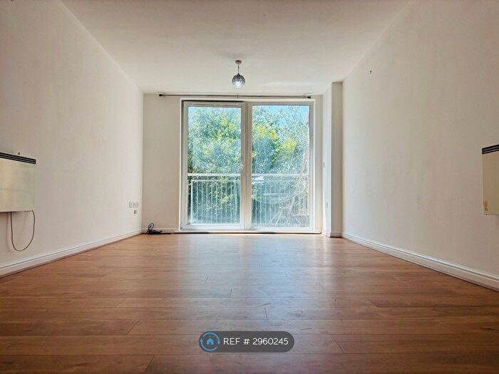 2 Bedroom Flat To Rent In Wooldridge Close, Feltham, TW14