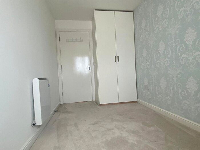2 Bedroom Flat To Rent In Baltic Wharf, Clifton Marine Parade, Gravesend, Kent, DA11