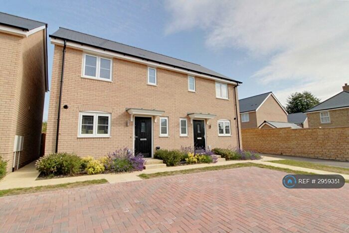 3 Bedroom Semi-Detached House To Rent In Castle Close, Stamford, PE9