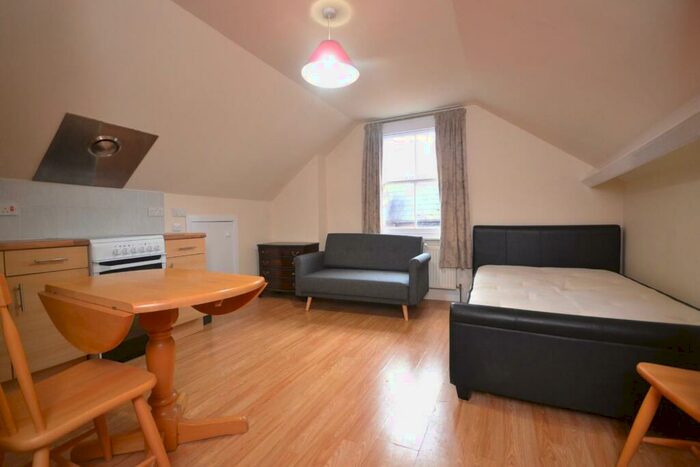 Studio To Rent In Connaught Road, Reading, RG30