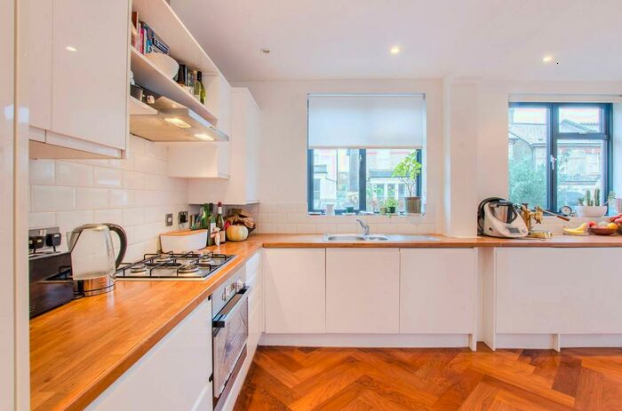 3 Bedroom Semi-Detached House To Rent In Barforth Road, Peckham, London, SE15