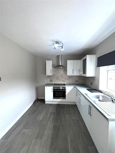 3 Bedroom Mews To Rent In Stamford Avenue, Stalybridge, SK15