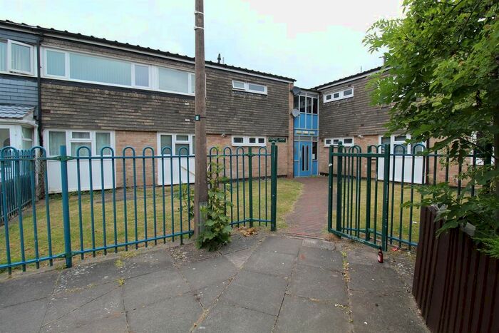 3 Bedroom Flat To Rent In Starkey Croft, Chelmsley Wood, Birmingham, B37
