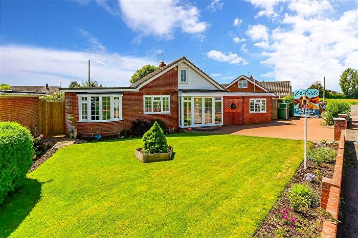 4 Bedroom Detached Bungalow For Sale In Cockreed Lane, New Romney, Kent, TN28