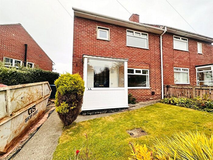 3 Bedroom Semi Detached House For Sale In Warwick Avenue, Moorside, Consett, DH8