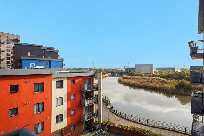2 Bedroom Flat For Sale In Crick Court, Barking, IG11