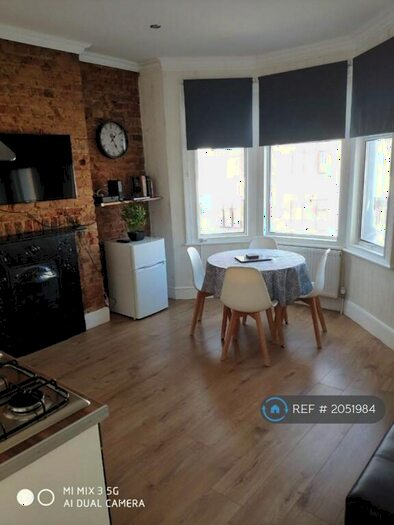 2 Bedroom Flat To Rent In Beresford Road, Southend-On-Sea, SS1