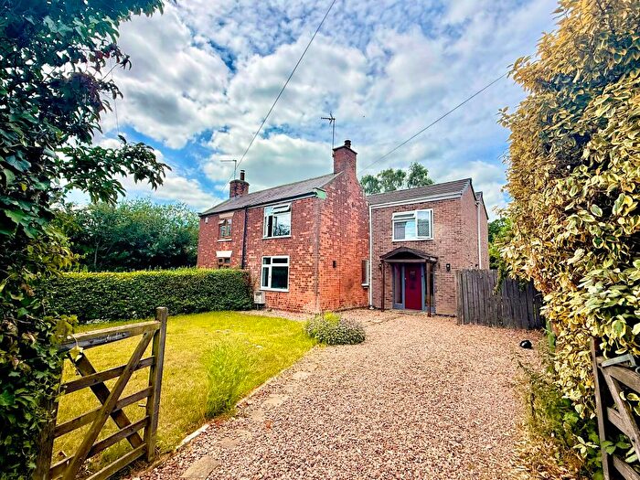 4 Bedroom Semi-Detached House To Rent In Main Street, Brandesburton, YO25