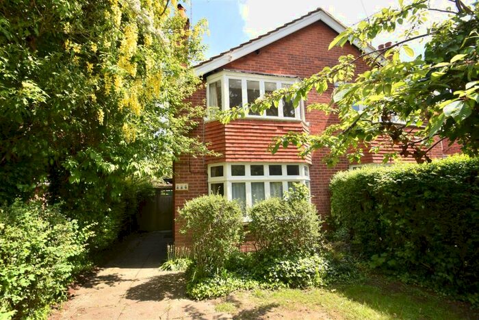 3 Bedroom Semi-Detached House To Rent In Kidmore Road, Caversham Heights, RG4