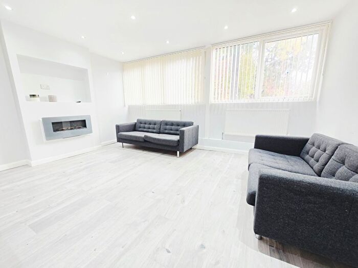 3 Bedroom Flat To Rent In Atholl House, Maida Vale, W9