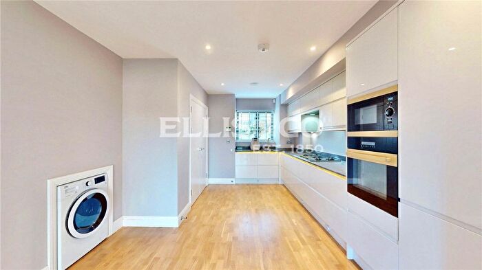 4 Bedroom Terraced House To Rent In Bideford Avenue, Perivale, Greenford, UB6