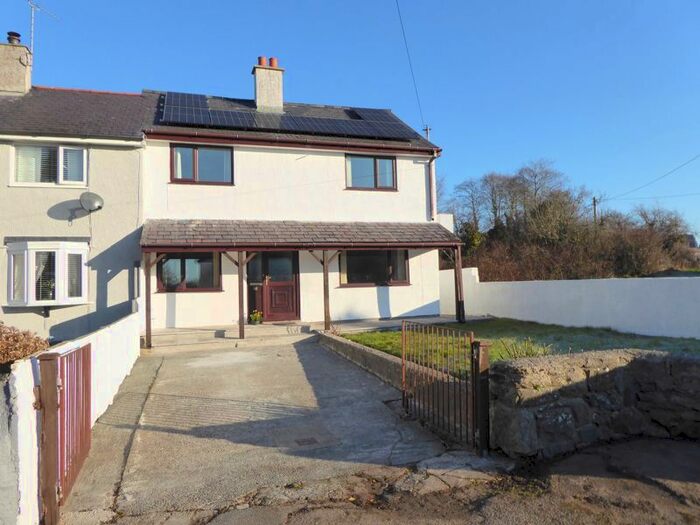 3 Bedroom Semi-Detached House For Sale In Lon Capel, Dwyran, LL61