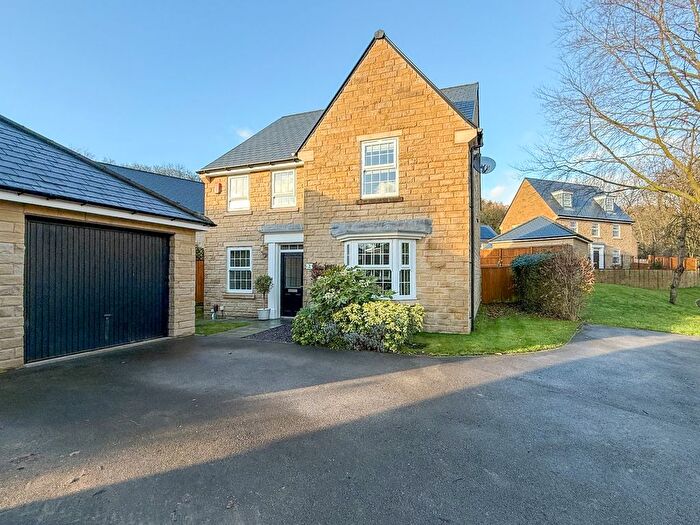 4 Bedroom Detached House For Sale In Fieldfare Close, Netherton, Huddersfield, HD4