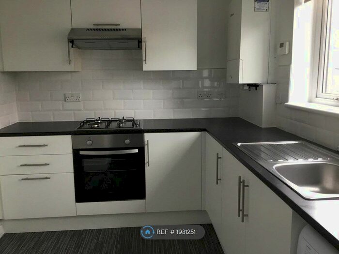 2 Bedroom Flat To Rent In Tulligarth Park, Alloa, FK10